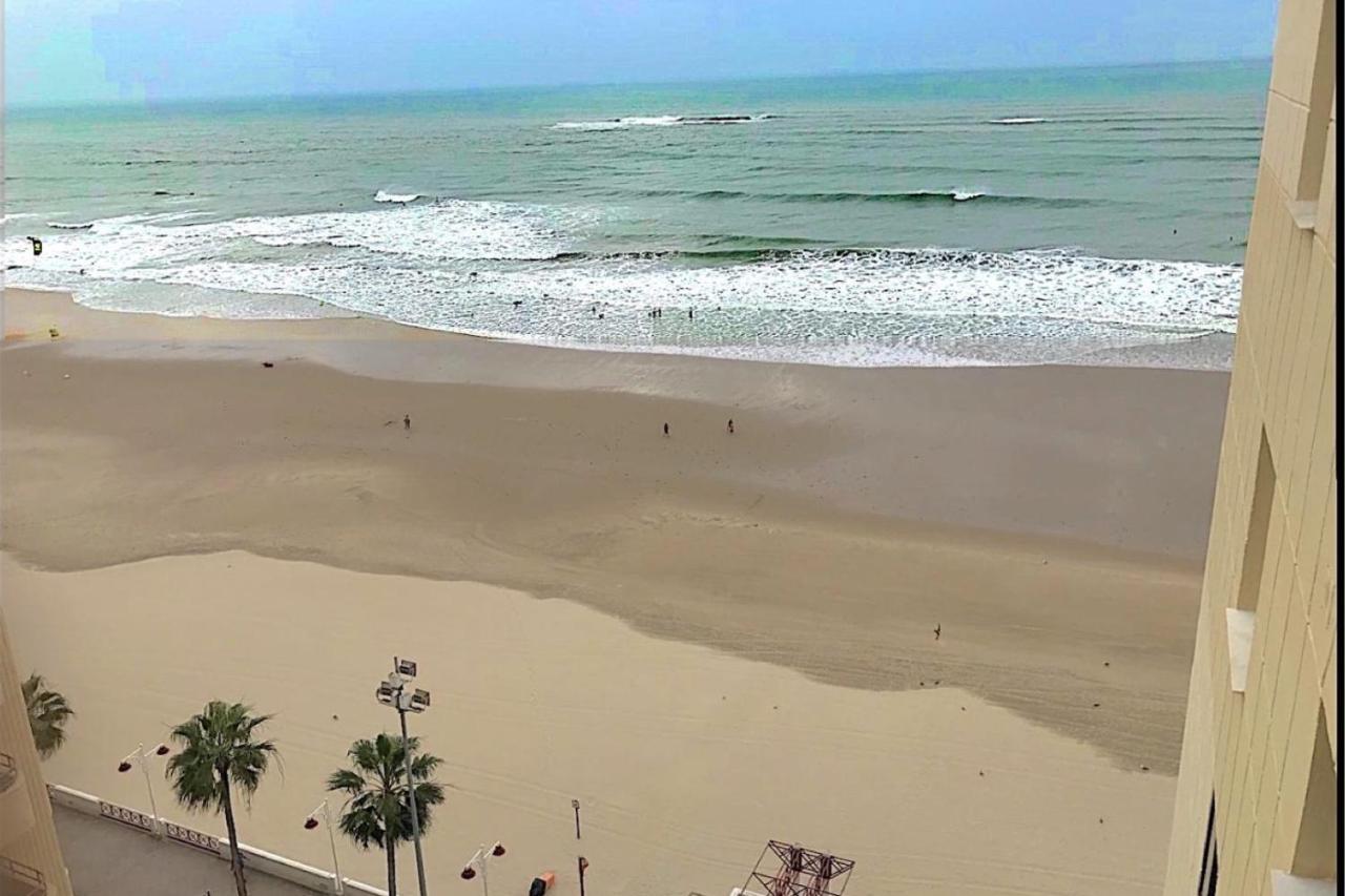 Romantica Vista Al Paseo Maritimo De Cadiz Dış mekan fotoğraf