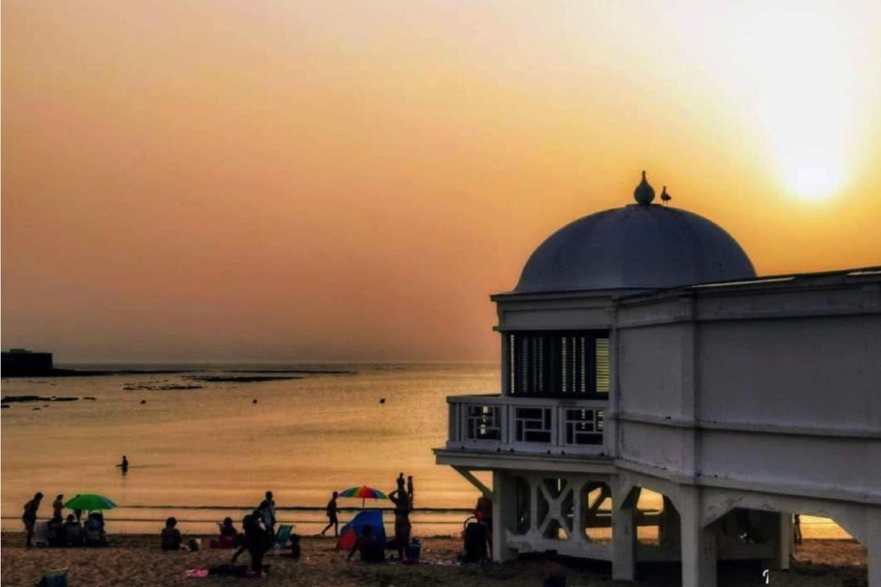 Romantica Vista Al Paseo Maritimo De Cadiz Dış mekan fotoğraf