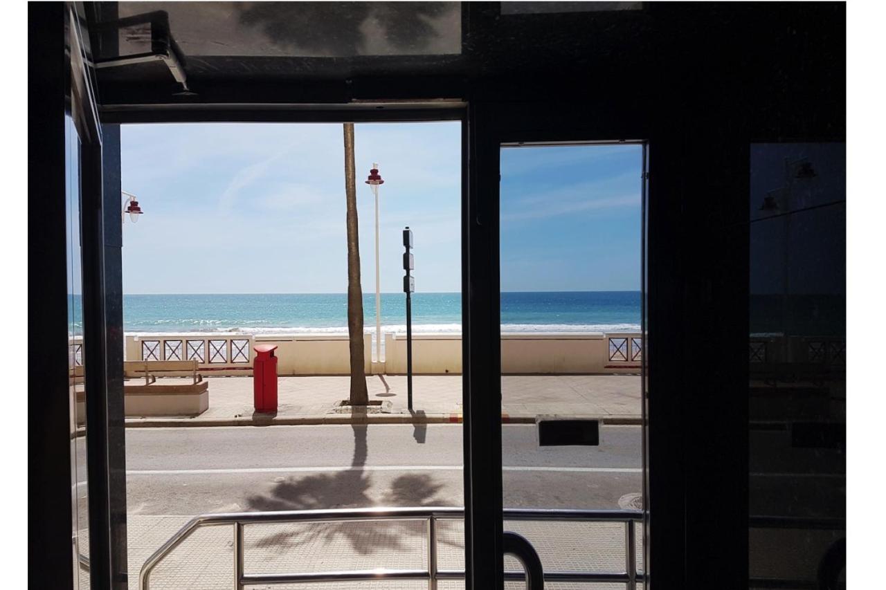 Romantica Vista Al Paseo Maritimo De Cadiz Dış mekan fotoğraf